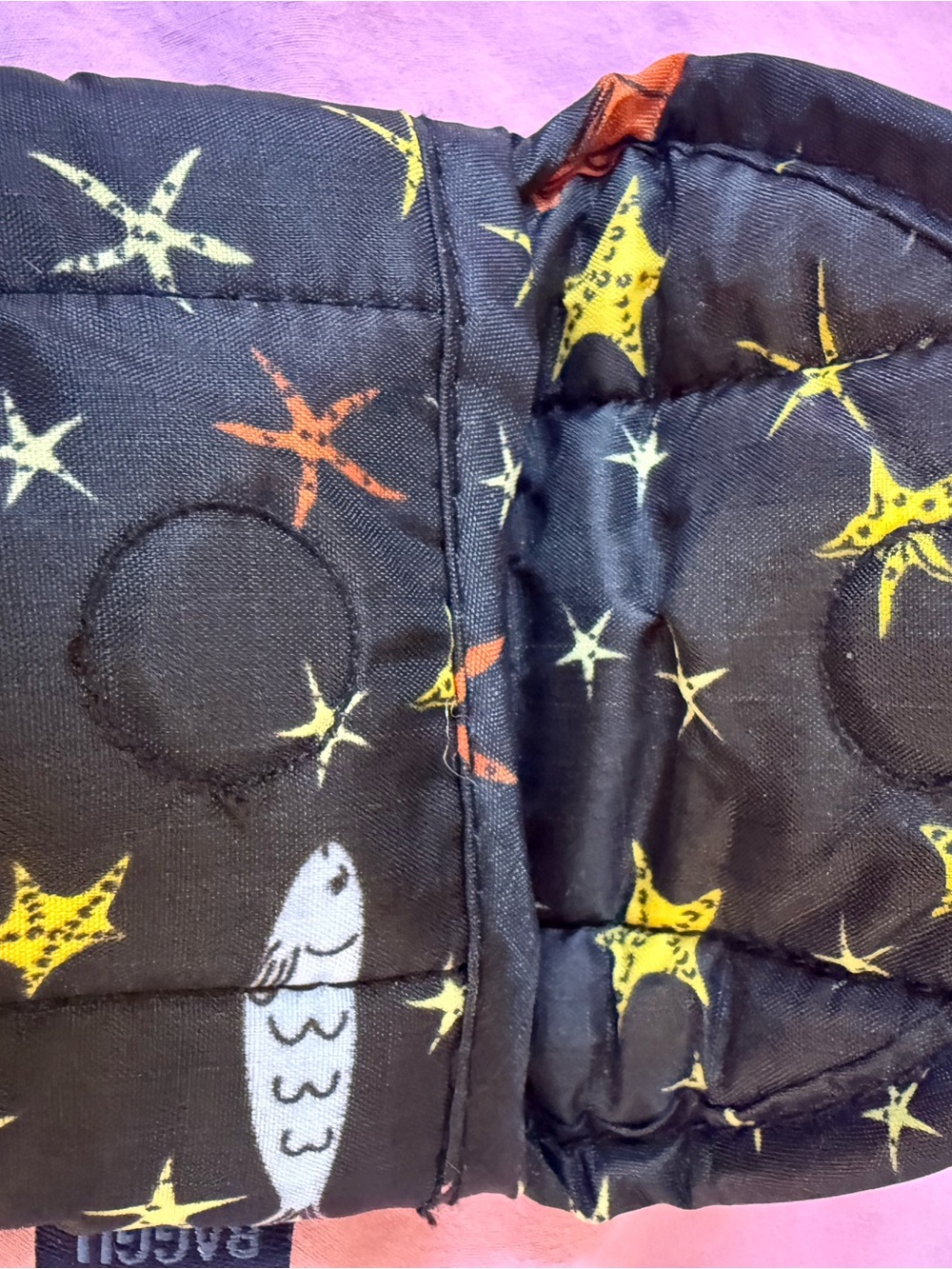 BAGGU Black Padded Case with Yellow Starfish & Multicolor Fish - Picture 4 of 6